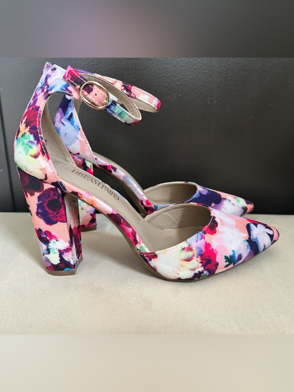 Dream Pairs Pink Floral Ankle-Strap Block Heel Pumps and point toe size 8.5